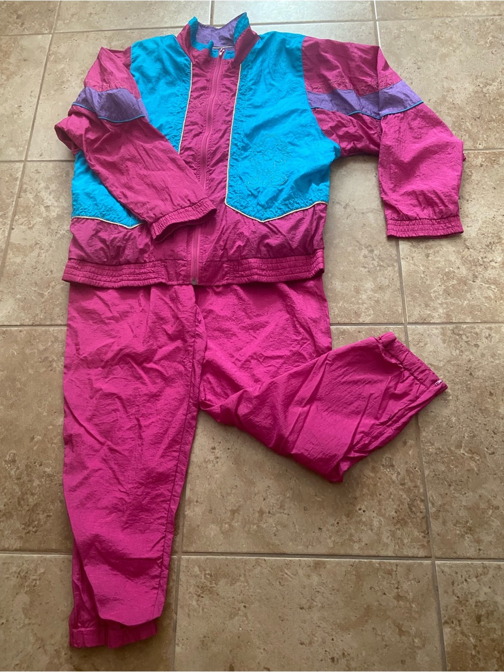 Women’s vintage two-piece tracksuit/wind suit